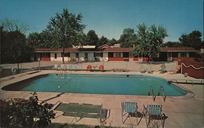 Wil-O-Paw Motel - Vintage Postcard (newer photo)